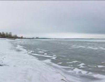 azovskoe-more-vyshlo-iz-beregov-i-zatopilo-dorogu.jpeg