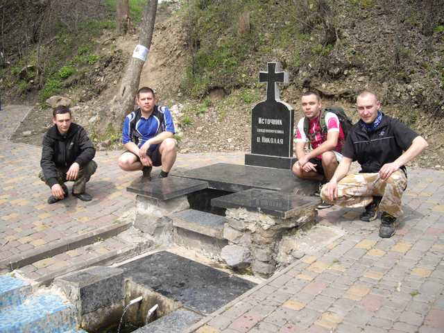 источники в Искровке